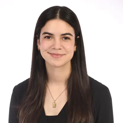 Bella  Martinez Photo